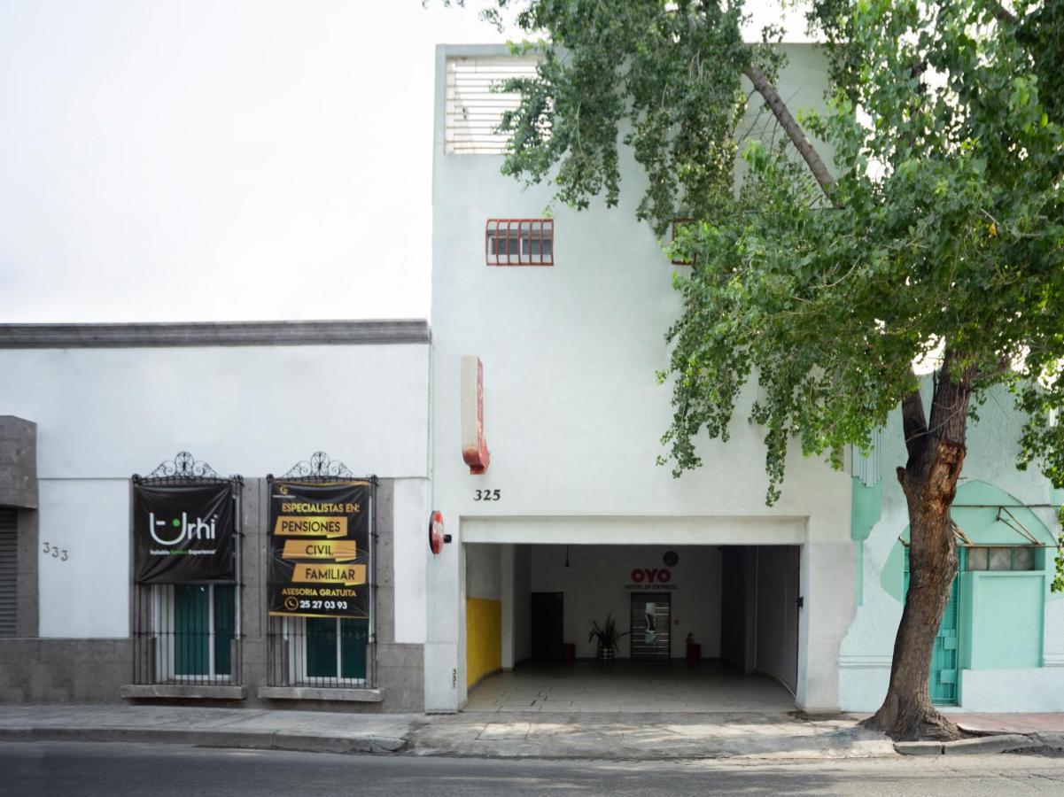 Adhoc Express Hotel Monterrey Exterior photo